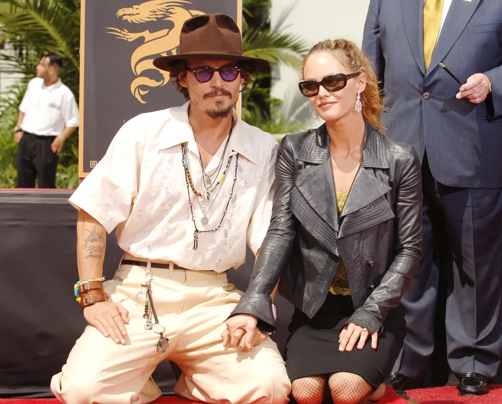 Johnny Depp and Vanessa Paradis at Johnny Depp's Hand and Footprint Ceremony in Hollywood, California in 2005. | Source: Getty Images